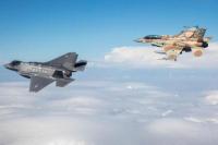 Israel Serang Lokasi Peluncuran Roket di Lebanon