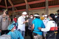 Tinjau Pelaksanaan Vaksinasi di Bali, Bamsoet: Kunci Keluar Dari Pendemi Adalah Vaksinasi