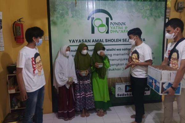Koordinator RMP DKI Jakarta, Badriyanto mengungkapkan, bagi-bagi rejeki berupa makanan tersebut sekaligus dalam rangka memperingati tahun baru Islam alias 1 Muharram 1443 di masa pandemi.