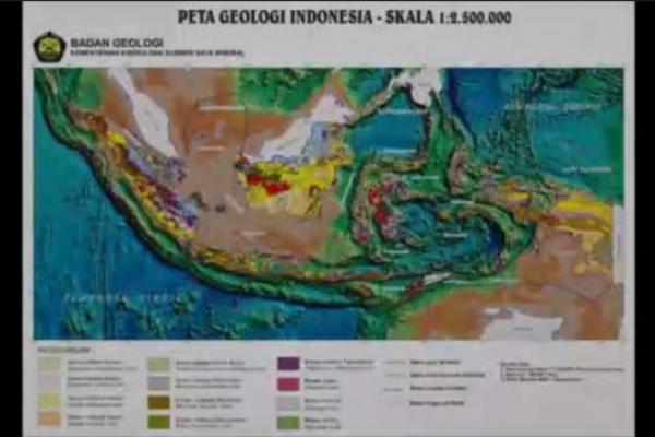 Peta Patahan Aktif Indonesia disusun untuk memenuhi kebutuhan data dan informasi bencana gempa bumi bersumber dari patahan aktif dalam bentuk peta patahan aktif skala 1 : 5.000.000.