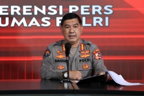 Sejumlah terduga teroris diringkus Densus 88 Antiteror Mabes Polri di Sumatera Utara.