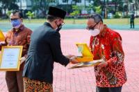Bantu Tanggulangi Pandemi, Pemkab Bekasi Beri Penghargaan Gerakan tagar Indonesiapastibisa