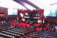 Bohong Anggota DPR Joget karena Naik Gaji, Murni Terhibur!