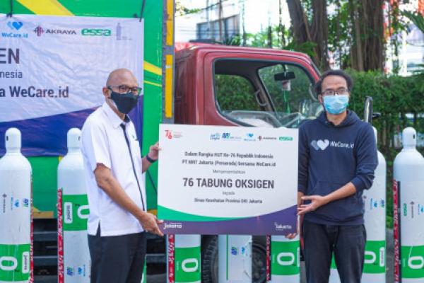 William mengatakan, pemberian bantuan tabung oksigen ini merupakan simbol semangat untuk terus maju dan bangkit bersama dalam menghadapi krisis kesehatan yang terjadi saat ini demi memulihkan roda perekonomian nasional.