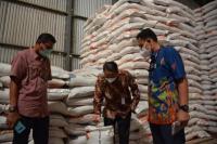 Bulog Jamin Bantuan Beras PPKM Sudah Melalui Mesin Rice to Rice 