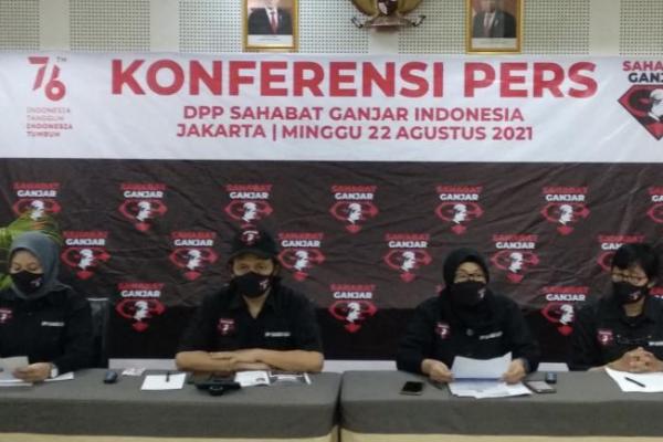 Sahabat Ganjar melakukan deklarasi serentak di 51 kota pada 34 provinsi untuk mendukung Ganjar Pranowo maju pada pilpres 2024 mendatang. 