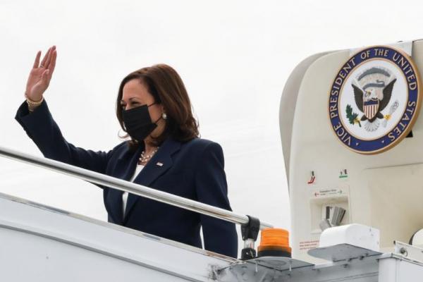 Harris akan bertemu dengan Presiden Singapura Halimah Yacob dan Perdana Menteri Lee Hsien Loong, untuk selanjutnya mengunjungi Pangkalan Angkatan Laut Changi dan USS Tulsa, kapal tempur Angkatan Laut AS.