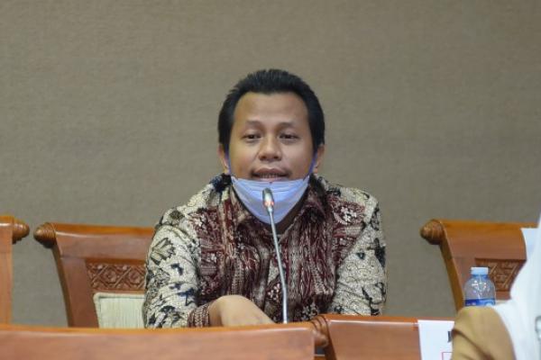 Anggota Komisi VII DPR RI Syaikhul Islam menilai anggaran Kementerian Perindustrian yang ditetapkan pemerintah sebesar Rp2,1 triliun merupakan sebuah bentuk ketidakadilan. 