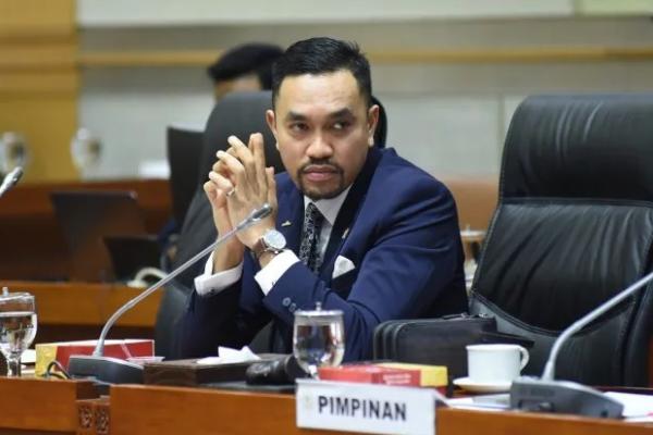 Wakil Ketua Komisi III DPR RI asal Fraksi Partai Nasdem Ahmad Sahroni mengapresiasi Bareskrim Polri terkait investigasi dan penahanan atas beberapa influencer trading yang diduga menyebabkan kerugian hingga milyaran rupiah bagi investornya.