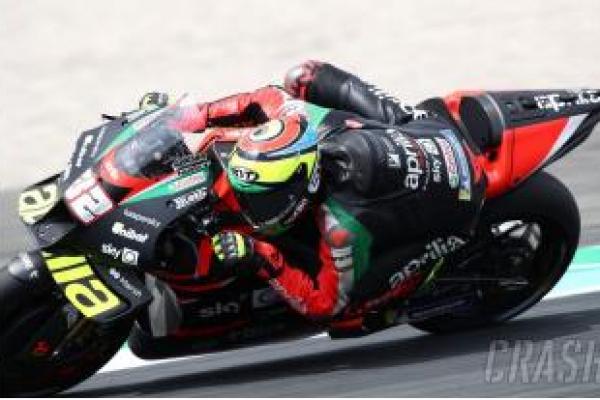  Di tengah spekulasi debut lebih awal Maverick Vinales dengan Aprilia, Lorenzo Savadori dikonfirmasi akan kembali mengikuti MotoGP Inggris akhir pekan ini.