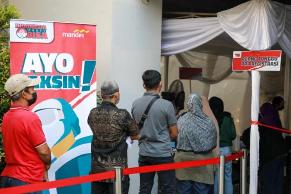 Gerakan Indonesia Pasti Bisa menggandeng vaksinator dari ProSehat dengan target 4.000 warga tebet