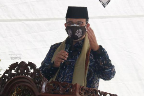 Gubernur Anies juga menjelaskan hal dasar keluarnya Izin Mendirikan Bangunan (IMB) tersebut merupakan keputusan dari Forum Kerukunan Umat Beragama (FKUB).