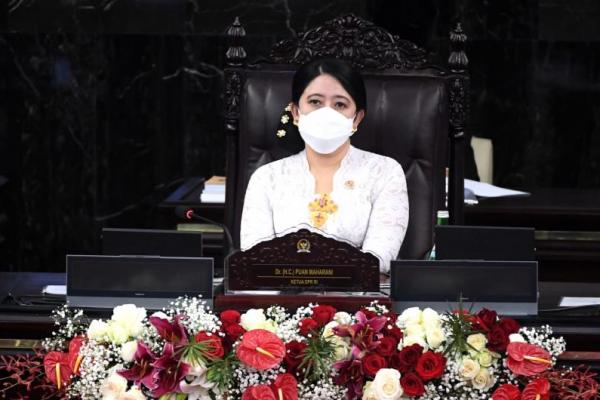 Kita meninjau vaksinasi di Banten untuk menjemput bola, mengajak dan meyakinkan masyarakat Banten agar mau divaksin, bahwa vaksin efektif untuk melindungi diri, keluarga dan komunitas dari gejala berat penularan Covid-19.