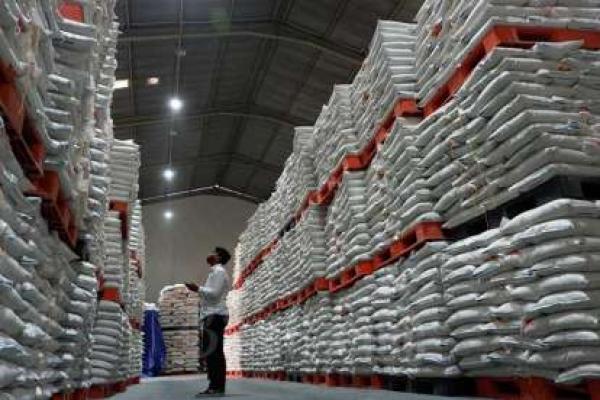Bangladesh impor beras dari Vietnam dan India untuk mengisi cadangan.