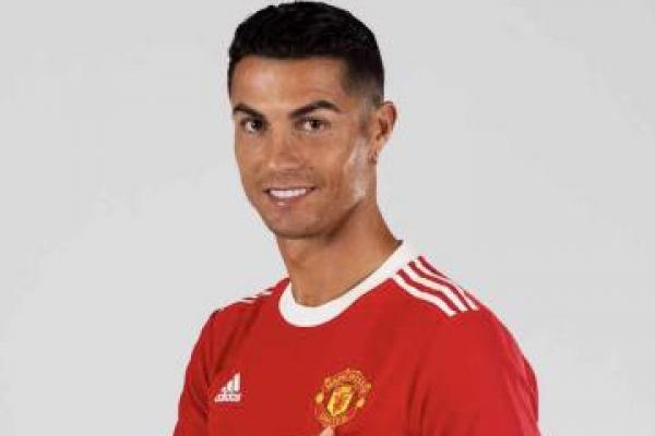 Cristiano Ronaldo menjadi pahlawan bagi Manchester United saat menjamu Villareal di Liga Champions