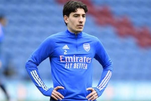 Arsenal mengumumkan bahwa Hector Bellerin telah meninggalkan klub untuk bergabung dengan Real Betis dengan status pinjaman untuk musim 2021-22.