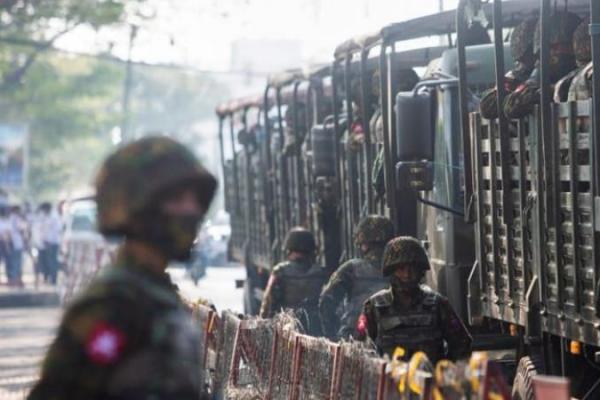 Pasukan keamanan dikerahkan di kota terbesar Myanmar, Yangon, pada Rabu (8/9), sehari setelah protes dan peningkatan pertempuran antara tentara dan pemberontak etnis minoritas.