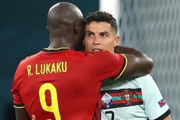 Striker Chelsea Romelu Lukaku meminta agar dirinya tidak pernah dibandingkan dengan pemenang Ballon d`Or lima kali Cristiano Ronaldo.