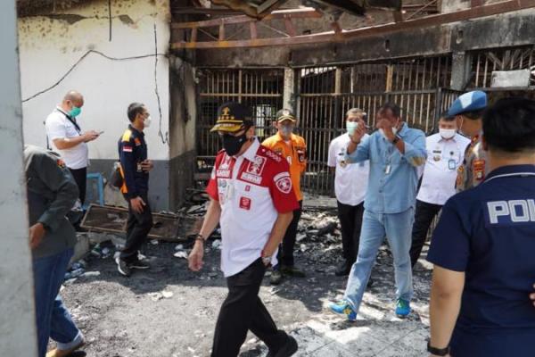 Tiga orang napi yang dirawat di RSUD Tangerang itu sebelumnya menderita luka bakar bersama lima orang lainnya.