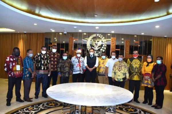 DPR Papua Barat menyampaikan tujuh usulan RPP kepada MPR RI, yang selanjutnya akan diteruskan oleh MPR RI ke Wakil Presiden KH Maruf Amin.