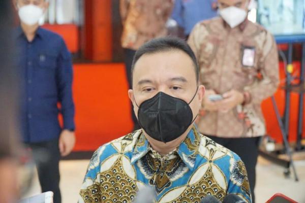 Wakil Ketua DPR RI, Sufmi Dasco Ahmad meminta Polri dan Otoritas Jasa Keuangan (OJK) menindak tegas maraknya penipuan Pinjol ilegal yang sudah meresahkan masyarakat.