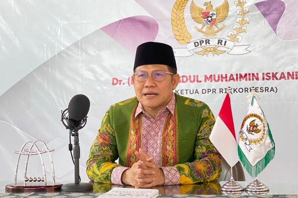 Pemanasan global terus terjadi, spesies hewan dan tumbuhan di bumi ini terus mengalami kepunahan. Sumber daya alam terbarukan terus terdegradasi, dan sumber daya alam tidak terbarukan semakin menipis.