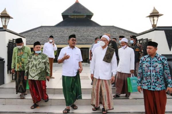 penyebar agama Islam di Pulau Jawa, khususnya di Kerajaan Demak.