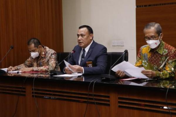 MK mengabulkan gugatan uji materi judicial review (JR) terkait masa jabatan Pimpinan Komisi Pemberantasan Korupsi (KPK) menjadi lima tahun.