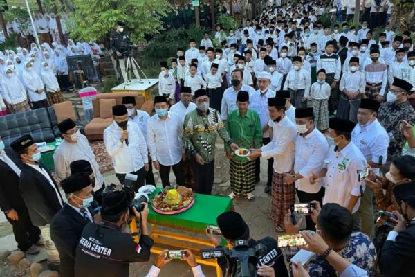 Dengan Perpres Dana Abadi Pesantren ini, terbuka peluang untuk santri melanjutkan pendidikan di dalam dan luar negeri