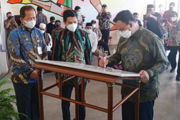 Gubernur Anies mengatakan penamaan ini diresmikan tepat setahun wafatnya almarhum Saefullah pada 16 september 2020.