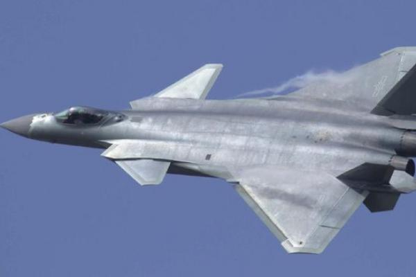 Sepuluh pesawat China memasuki zona pertahanan Taiwan, sehari setelah mengumumkan peningkatan anggaran militer senilai US$9 miliar untuk melawan ancaman dari Negeri Tirai Bambu.
