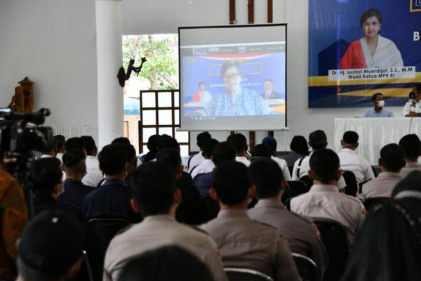 Intinya, rakyat Indonesia sudah sangat menyadari betapa berbahayanya pandemi ini dan juga telah mengetahui solusi untuk menghadapinya.