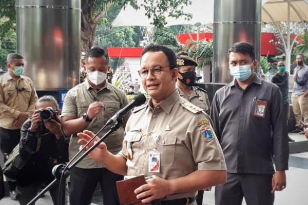 Anies mengungkapkan, dirinya memberikan keterangan kepada KPK. Anies menegaskan, ada sekitar 8 pertanyaan dari KPK.