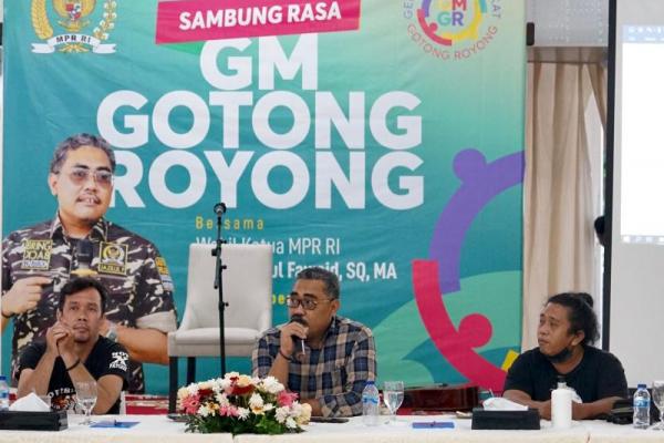 Serikat Rakyat Gotong Royong akan diisi oleh orang-orang dari berbagai latarbelakang profesi, hobi, suku, ras agama dan keragaman lainnya.