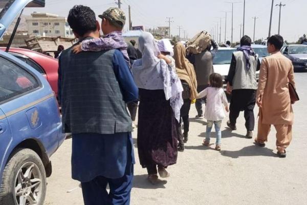 Sekitar 200 siswa perempuan dan penari melarikan diri dengan berani dari Afghanistan dengan bantuan badan amal Pangeran Charles di Toronto, Kanada.