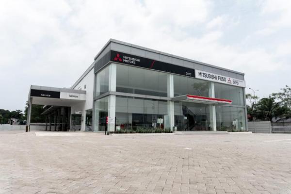Pembukaan diler PT. DIPO International Pahala Otomotif Balaraja memudahkan untuk memenuhi kebutuhan pelanggan di area strategis yang terletak di persimpangan truk di mana terdapat banyak pelanggan setia kami di industri logistik dan barang konsumsi.