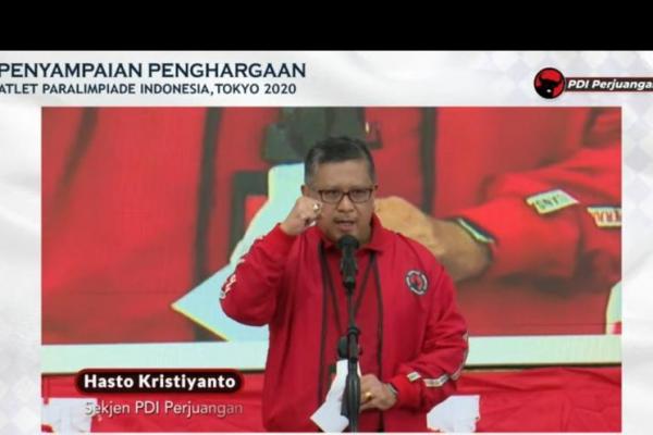 Bung Karno memerintahkan kasti diganti dengan olahraga seperti pencak silat khas nusantara.