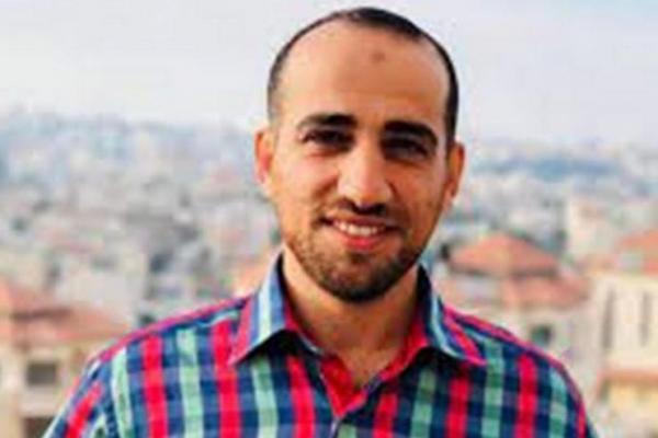 Tahanan Palestina yang melakukan aksi mogok makan di penjara Israel, Alaa Al-Araj, dipindahkan ke rumah sakit kemarin setelah kesehatannya memburuk.
