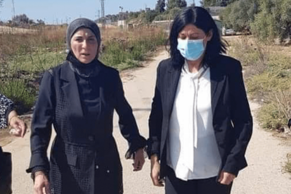 Israel membebaskan anggota parlemen Palestina Khalida Jarrar dari penjara setelah dua tahun ditahan