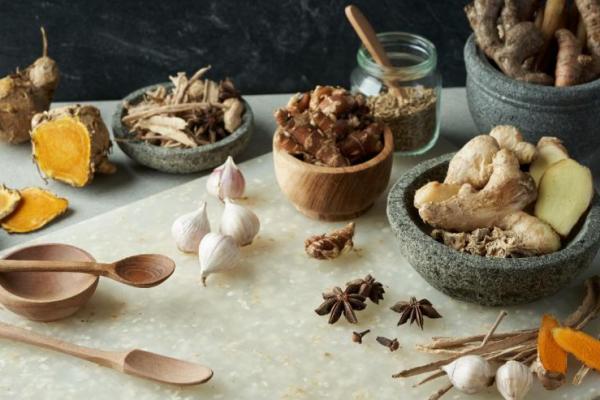 Profesor UGM Peringatkan Bahaya Obat Herbal: Harus Sesuai Aturan Medis