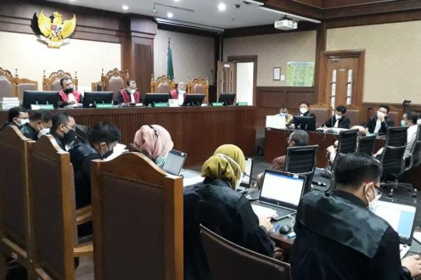 Ihwal penyebutan Haji Isam mengemuka saat hakim Fahzal mengonfirmasi soal pemeriksaan pajak PT Jhonlin Baratama yang bermarkas di Batulicin, Tanah Bumbu, Kalimantan Selatan.
