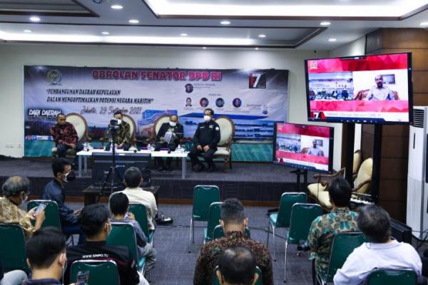 Nono Sampono mengatakan bahwa RUU Daerah Kepulauan sangat mendesak untuk segera dibahas dan disahkan di Tahun 2021 karena RUU ini sangat strategis bagi Daerah Kepulauan untuk mengejar ketertinggalan pembangunan demi terwujudkan keadilan pembangunan. 