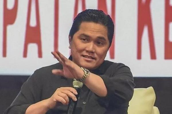 Menteri BUMN Erick Thohir merasa bangga kepada pebasket muda Indonesia, Derrick Michael Xzaverrio yang sukses bergabung dengan Grand Canyon University.