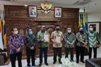 Silaturahmi ke Unair, Gus Jazil Serap Pandangan untuk Memajukan Pendidikan Pesantren