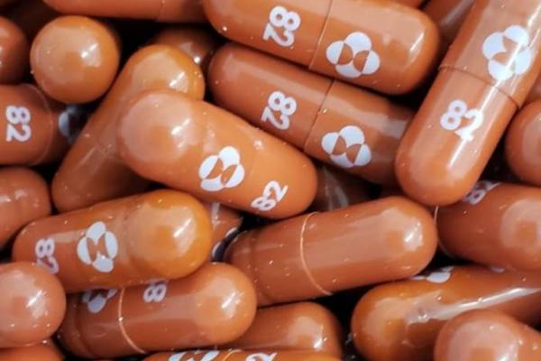 Data memicu permintaan besar untuk obat di Asia, dengan Korea Selatan, Singapura dan Australia mengumumkan kesepakatan serupa untuk membeli pil minggu ini. 