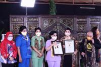 Peringati Hari Batik Nasional, Dharma Pertiwi Bawa Batik Mendunia