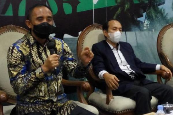 Karena bertugas menjadi KPPS itu mempunyai tekanan yang tinggi ditambah inikan pemilu serentak jadi kesehjateraan peserta ini perlu diperhatikan.