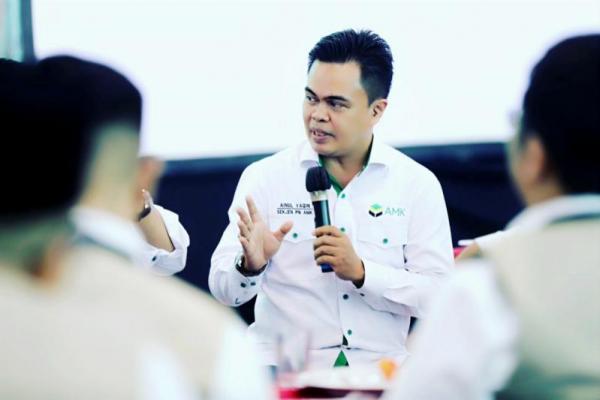 Ada dua urgensi terkait Dana Abadi Pesantren, Pertama, rekognisi dan komitmen keberpihakan anggaran kepada pesantren tersebut memiliki nilai strategis-idealistis yang bisa dimaknai sebagai bagian membangun dan memperkuat pesantren sebagai basis pendidikan Islam.