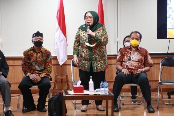 Direktur Jenderal PHI dan Jamsos Kemnaker, Indah Anggoro Putri, mengaku menginginkan kegiatan seperti ini dilakukan setiap tiga bulan sekali, kemudian digelar di tempat dengan suasana terbuka sambil membahas isu-isu terkini terkait dunia ketenagakerjaan.