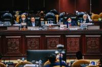 Pimpinan DPD Lantik Anggota PAW di Sidang Paripurna